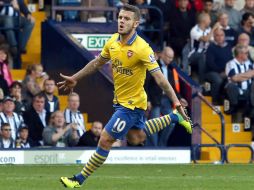 Wilshere rescató un punto para su equipo, el mejor de la liga. EFE /