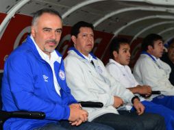 Memo Vázquez (I) y su cuerpo técnico ya preparan a la Máquina con miras al próximo juego ante América. MEXSPORT /