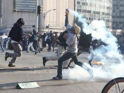 Durante la marcha del pasado 2 de octubre, los jóvenes fueron arrestados por el delito de ataque a la paz en pandilla. ARCHIVO /