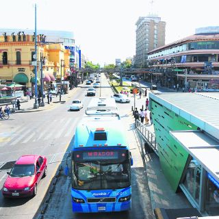 Macrobús en Periférico alternará carriles