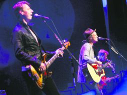 El público respondió a cada solicitud de la banda, desde hacer la ola, hasta aplaudir e incluso saltar. ESPECIAL /