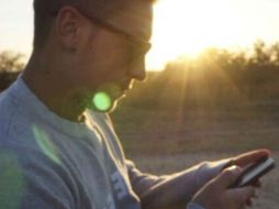 Mesut Özil brilló en su debut en la Premier League de Inglaterra al guiar a la victoria al Arsenal. ESPECIAL /