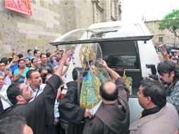 La imagen de la Virgen de Zapopan arriba a la Catedral Metropolitana, desde donde parte hoy rumbo a su Basílica.  /