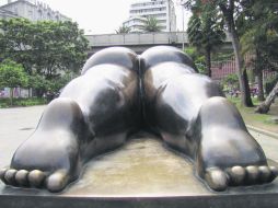 Las bastedades de Botero impúdicamente reposan en un parque de la ciudad de  Medellín, en Colombia.  /