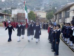 Las clases se restablecieron en más de nueve mil escuelas oaxaqueñas. SUN /