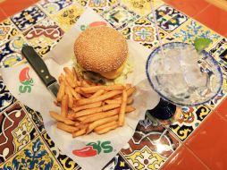 Cuando se habla de comida de baja calidad se usa la expresión ''comida chatarra''. ARCHIVO /