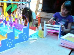 Los pequeños deberán vestir a personajes como El Catrín, El Borracho y La Escalera con motivos propios de la temporada. ARCHIVO /