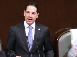 El panista Francisco Domínguez encabeza encabeza la presentación de la reforma para tipificar el delito de desaparición de personas. ARCHIVO /