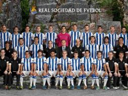 Esta es la forma en la que posaron los jugadores del equipo español. ESPECIAL /