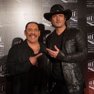 Robert Rodríguez y Danny Trejo blanden el Machete en Morelia