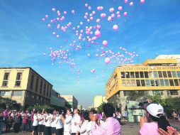 En la explanada del Cabañas e reconoció a quienes fallecieron por la enfermedad en 2012, no sin antes haber luchado con valentía.  /