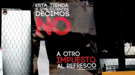 El gravamen a las bebidas azucaradas permitirá recaudar al Gobierno 13 mil MDP, de ser aprobada la reforma. ARCHIVO /