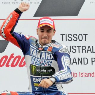 Jorge Lorenzo es primer lugar en Australia, Márquez descalificado