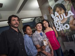 El director Diego Quemada-Díez y los adolescentes Rodolfo Domínguez, Brandon López y Karen Martínez, protagonistas del filme.  /