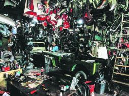 REGULARIZADOS. Uno de los negocios de autopartes de la calle 5 de Febrero.  /