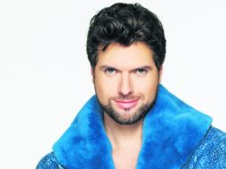 Mauricio decidió invertir sus propios recursos para editar su nuevo álbum, en el que recopila temas interpretados por mujeres. ESPECIAL /