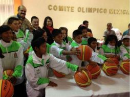 Los equipos de los niños triquis de Oaxaca y las Bayonetas de Puebla comienzan a saborear el éxito: FOTO: @Nuvia_Mayorga ESPECIAL /