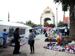 Exigen la reubicación del plantón magisterial que se mantiene desde hace 47 días en el Monumento a la Revolución. ARCHIVO /