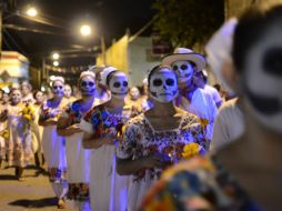 Para disfrutar la celebración del Día de Muertos, la Policía Federal pide extremar precauciones al viajar. NTX /