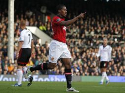 Apenas a los nueve minutos, Valencia hizo el 1-0 para al ManU gracias a la habilitación de Rooney. AFP /