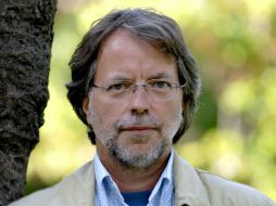 Entre los libros de Cuoto figuran las novelas 'Sleepwalking Land' y 'The Last Flight of the Flamingo'. ESPECIAL /