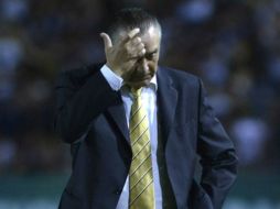 Trejo lamenta que su equipo no haya tenido argumentos para lograr el empate. ARCHIVO /