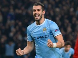 Negredo se luce con un ''hattrick'' para iluminar Manchester. AFP /