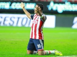 Marco Fabián dice que por orgullo Chivas debe sacar los tres puntos en Monterrey. ARCHIVO /
