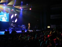 La banda mexicana Onemillionships fue la primera en pisar el escenario.  /