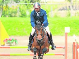 Jacobo Saaib y ''Anatoll'', del Guadalajara Jockey Club, el binomio triunfador del Campeonato Estatal de Invierno 2013.  /