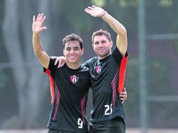 Omar Bravo regresará a Chivas, mientras que Leandro Cufré no garantiza su continuidad. MEXSPORT /