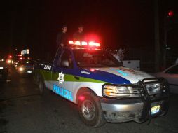 Al sitio arribó personal de la Fiscalía y del Instituto Jalisciense de Ciencias Forenses para realizar las indagaciones del caso. ARCHIVO /