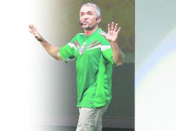 Magnético. César Millán, 'el encantador de perros', se presentó la noche del jueves en el Auditorio Telmex, donde hizo su magia.  /