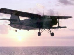 El piloto indica que el pasajero 'simplemente abrió la puerta y se cayó'. ARCHIVO /