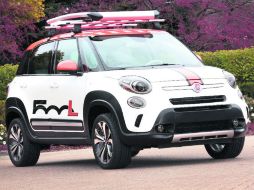 Por dentro, el coche también ha sido modificado incorporando elementos propios.  /