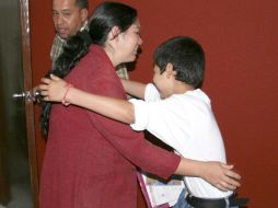 La madre del niño viajó hasta Chiapas con ayuda de la FGE para reencontrarse con su hijo. ESPECIAL /