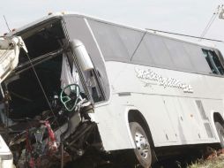 Al sitio arribó personal de Protección Civil y Bomberos de Tepatitlán y unidades de socorros de otros municipios aledaños. ARCHIVO /