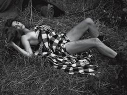 La revista ofrece en su página web un video de la sesión de fotos. Foto tomada del sitio web www.vmagazine.com. ESPECIAL /