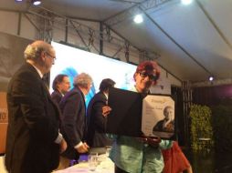 Olga Lozano ganó el premio a la Innovación gracias a 'Proyecto Rosa'. Imagen: @FNPI_org. ESPECIAL /