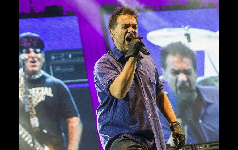 Reggae, ska y rock, Los Fabulsos Cadillacs mostraron anoche su estilo único.  /