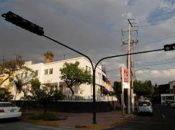 La falla en los semáforos ocasionó un gran congestionamiento vehicular. ARCHIVO /