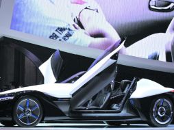 Nissan. El Bladeglider utiliza una carrocería en forma de ala delta.  /