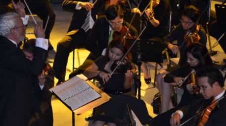Con la presentación en la explanada municipal, la sinfónica juvenil cierra sus actividades formales. ESPECIAL /