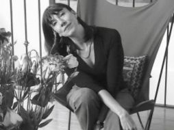 'El libro de las explicaciones' refrenda a Tedi López Mills como una autora atenta siempre a ampliar los límites de su escritura. ESPECIAL /