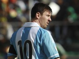 Lionel Messi regresaría a las canchas hasta enero del año 2014. ARCHIVO /