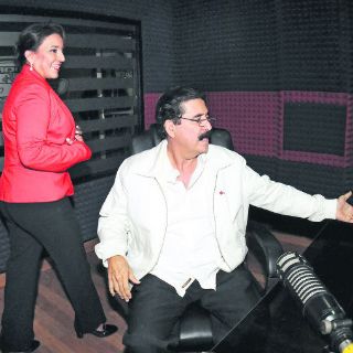 Zelaya acepta que hay nuevo Gobierno pero no lo reconoce