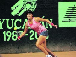 Renata segresa la pelota durante el segund se ESPECIAL /