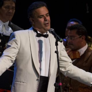 Fernando de la Mora y Manzanero unen voces en disco