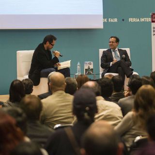 Libro de Dr.Q es para soñadores, dice Demián Bichir