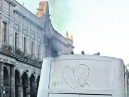 Centro Histórico. Los vehículos que consumen combustibles fósiles contaminan más que los que funcionan con gas natural.  /